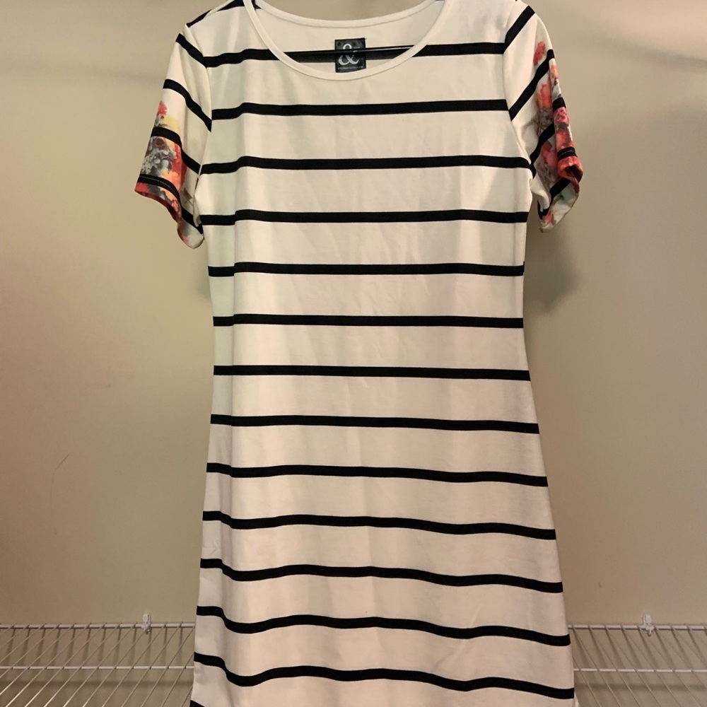 Black and white stripe tunic dress